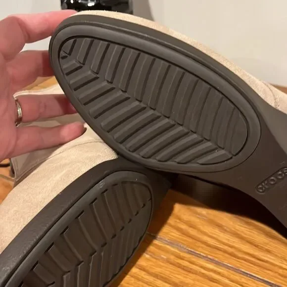 NWOT Crocs Leigh Suede Wedge Shootie Women’s Boot Size 11. - Picture 7 of 9